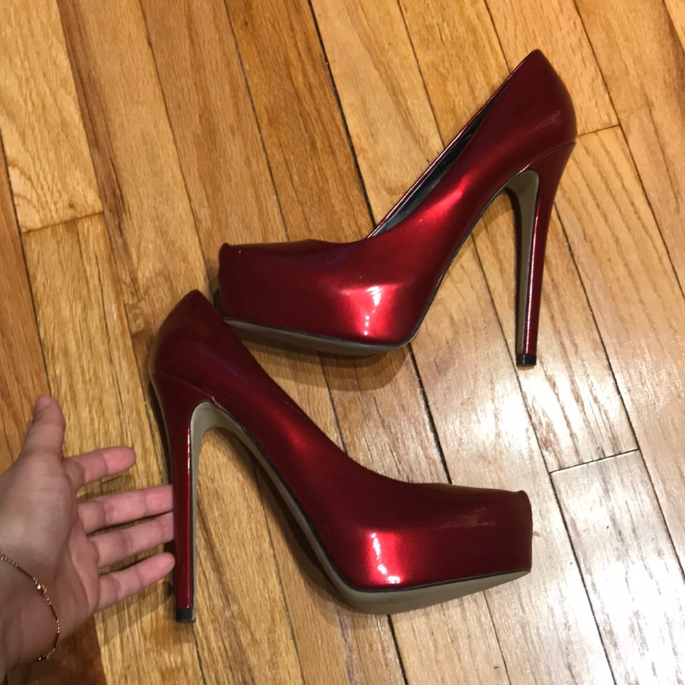 NWOT Boutique 9 Vintage Y2K vibrant ruby shiny scarlet glossy pumps platforms 8